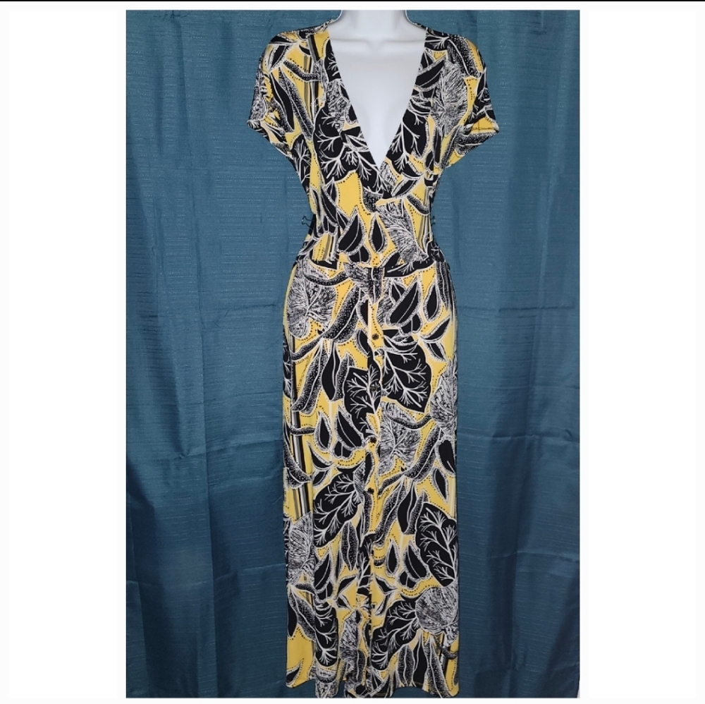 WHBM Yellow Maxi Dress - Picture 2 of 5